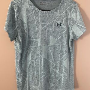 Under Armour Blue Workout Top. Size L.
